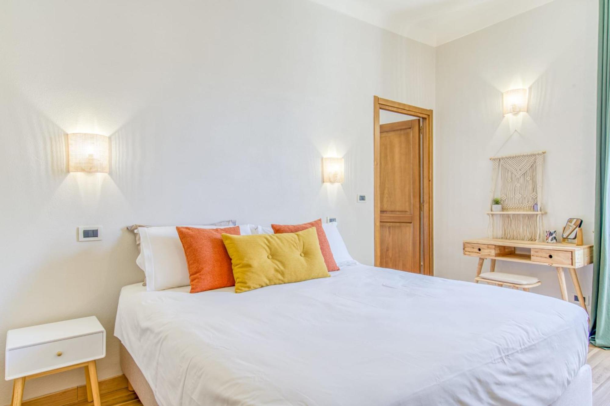 In The Heart Of Le Suquet Beautiful With Quiet Balcony Cannes