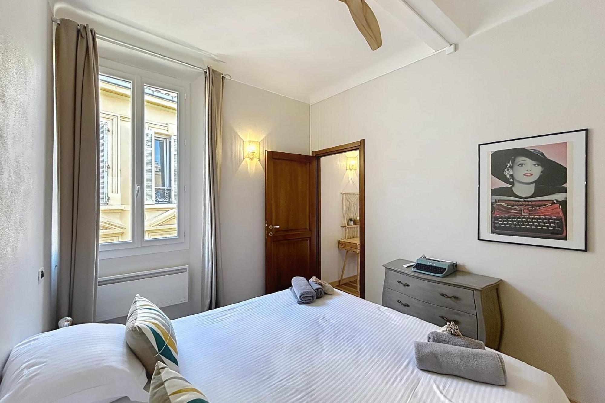 In The Heart Of Le Suquet Beautiful With Quiet Balcony Cannes