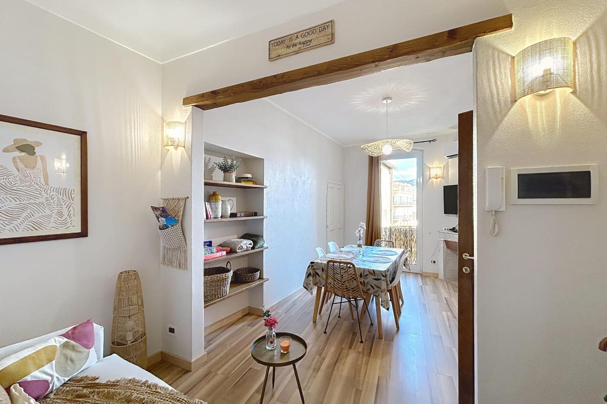 In The Heart Of Le Suquet Beautiful With Quiet Balcony *
